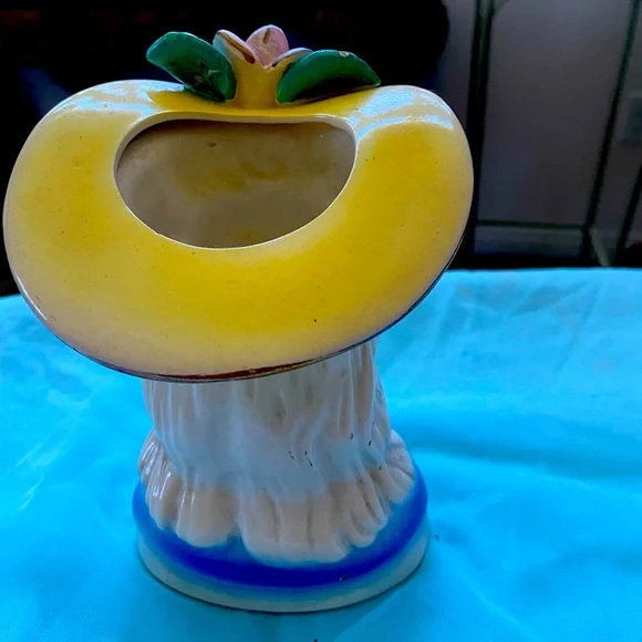 LADY HEAD VASE 7” - Picture 4 of 7